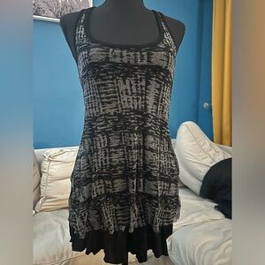 Papaya Black and Gray Asymmetrical Tiered Tank Top size Small